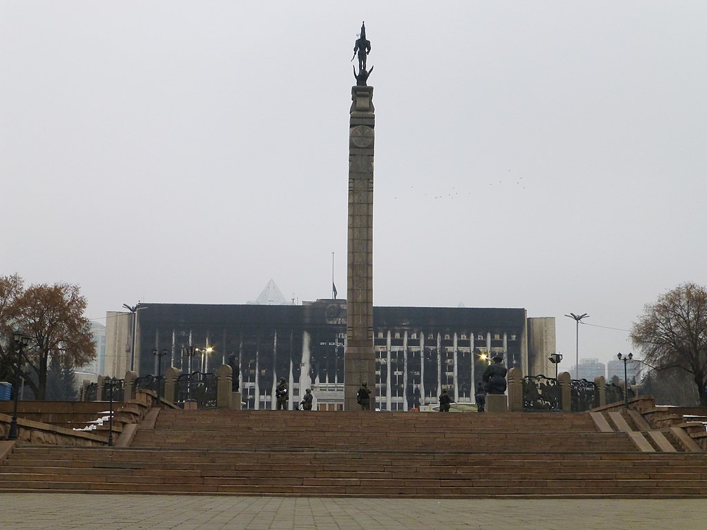 Ausgebranntes Rathaus in Almaty