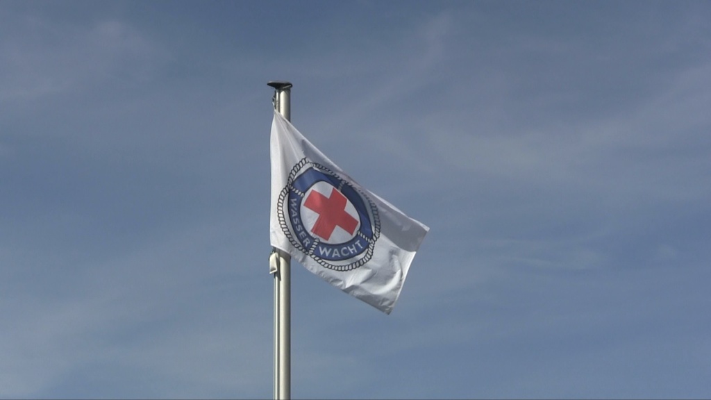 Die Fahne der Wasserwacht Augsburg